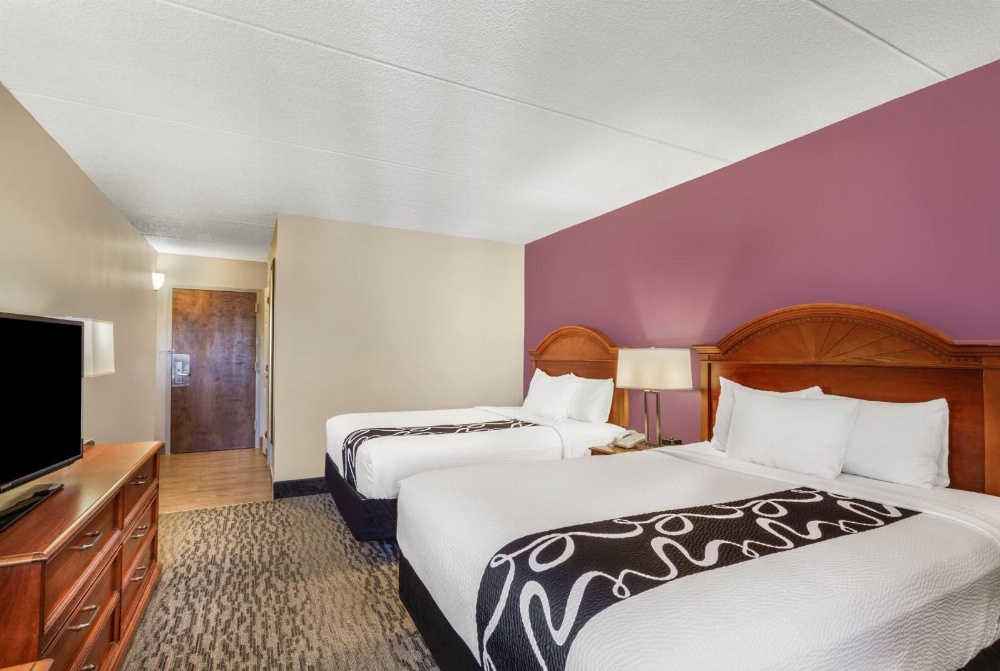 La Quinta Inn & Suites by Wyndham Binghamton - Johnson City Main image