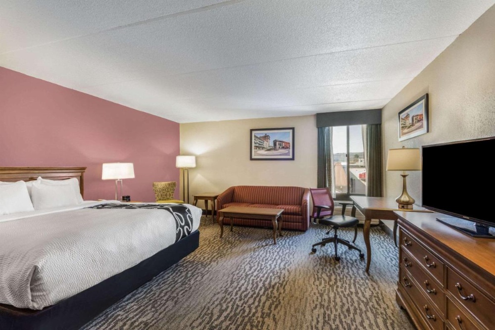 La Quinta Inn & Suites by Wyndham Binghamton - Johnson City Image 20
