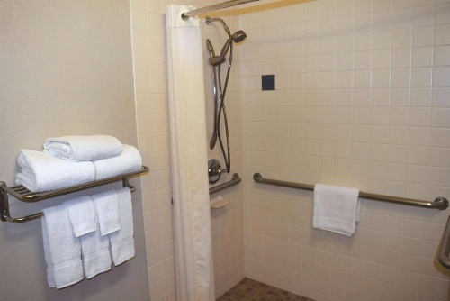 La Quinta Inn & Suites by Wyndham Binghamton - Johnson City image 33