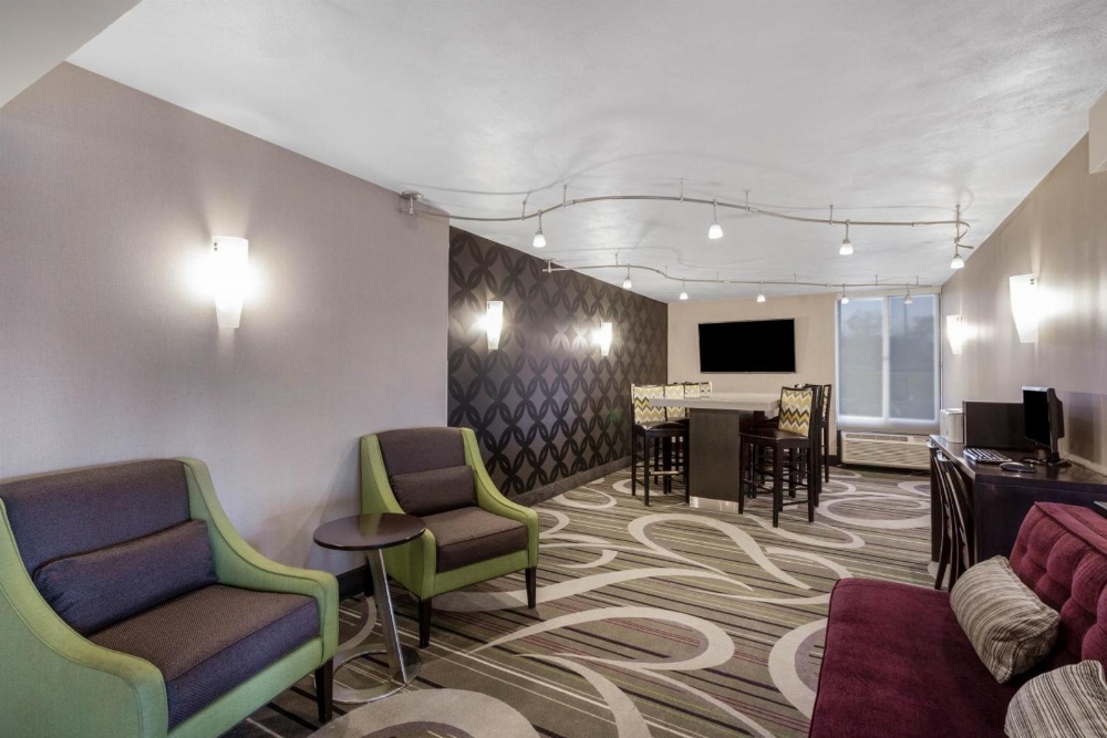 La Quinta Inn & Suites by Wyndham Binghamton - Johnson City