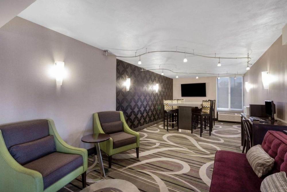 La Quinta Inn & Suites by Wyndham Binghamton - Johnson City Image 37