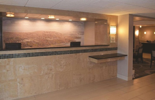 La Quinta Inn & Suites by Wyndham Binghamton - Johnson City image 41